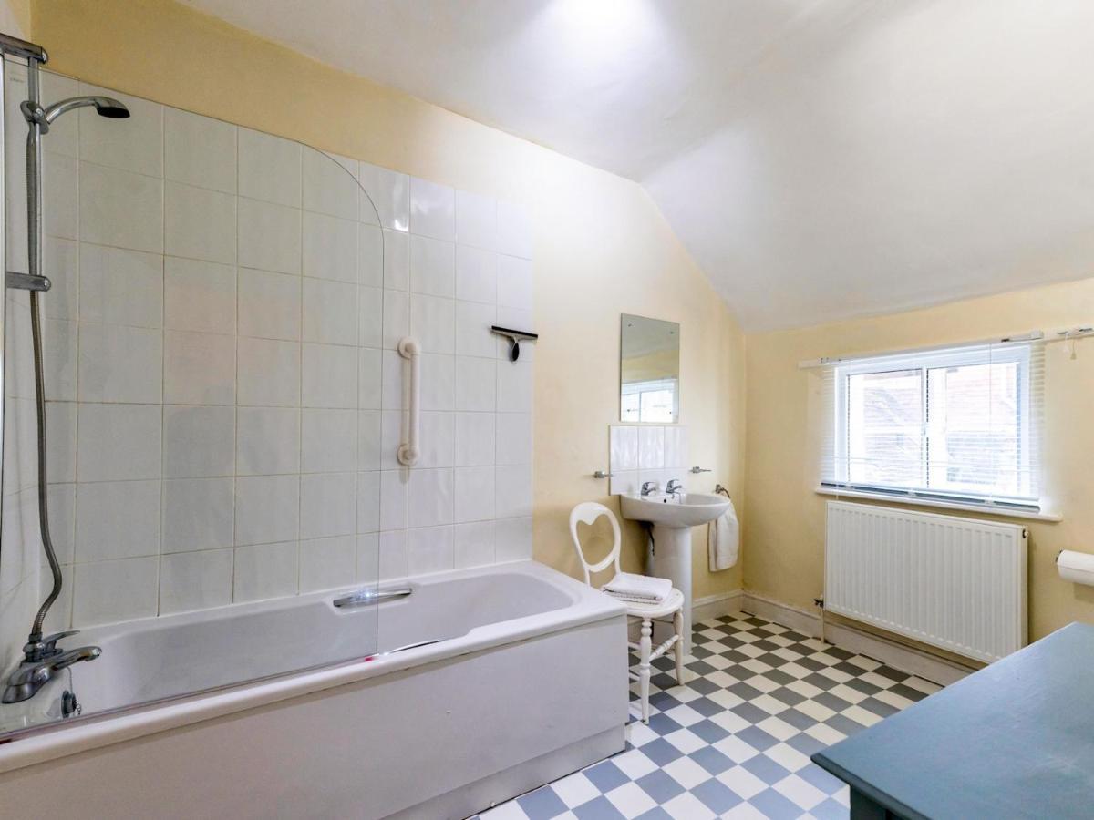 Pass The Keys Cosy 2 Bedroom Victorian Cottage 勒德洛 外观 照片